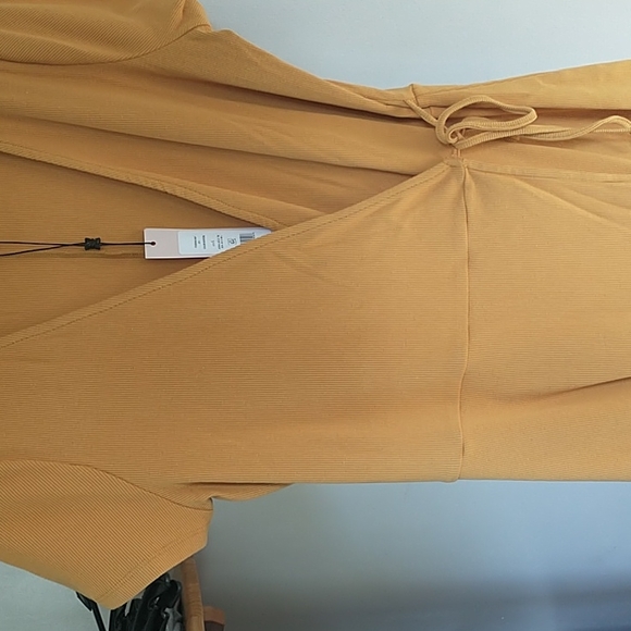 BCBGeneration ROMPER - Picture 2 of 4